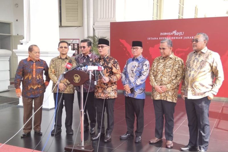 Presiden Jokowi diskusikan rangkaian HUT Ke-79 RI dengan pimpinan MPR
