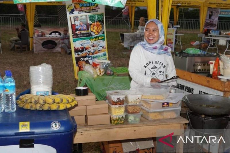 Puluhan UMKM menikmati berkah MXGP Lombok di Sirkuit Selaparang