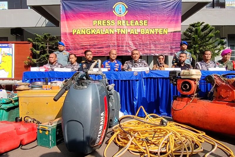 Lanal Banten ingatkan nelayan tak gunakan bahan peledak bom ikan