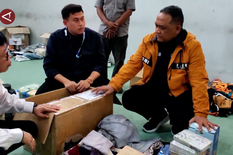 BP2MI pantau barang kiriman PMI yang masih tertahan di Kota Semarang