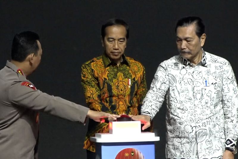 Polri luncurkan layanan perizinan acara, Jokowi: Saya akan cek terus