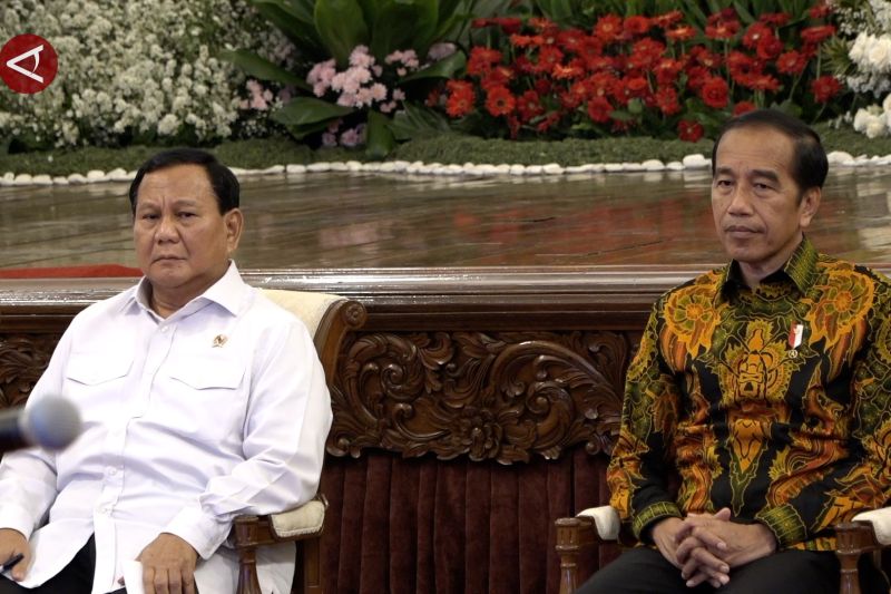 Prabowo duduk berdampingan dengan Jokowi saat Sidang Kabinet Paripurna
