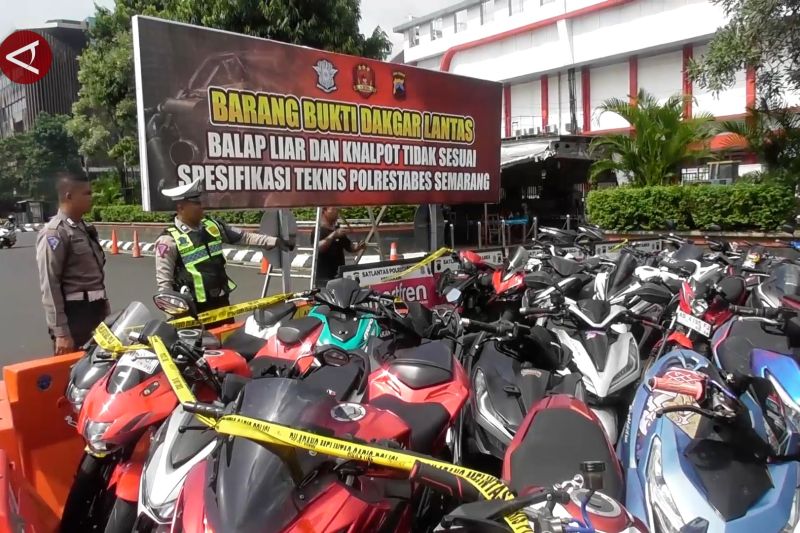 Satlantas Polrestabes Semarang sita ratusan motor dari balap liar