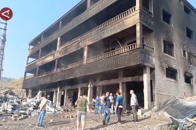 Serangan udara Israel hancurkan bangunan tiga lantai di Lebanon