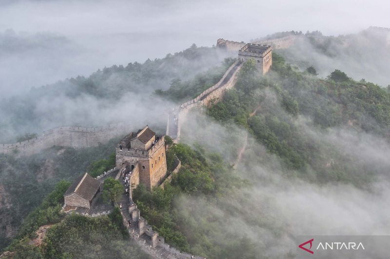 Indahnya pemandangan Tembok Besar China dari udara