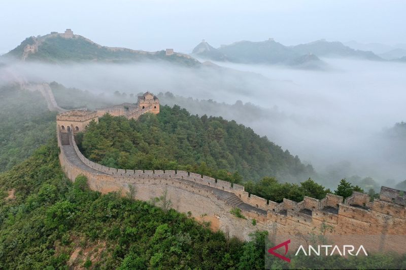 Tembok Besar Tiongkok prestasi luar biasa bidang teknik dan konstruksi yang dibangun selama 2.000 tahun