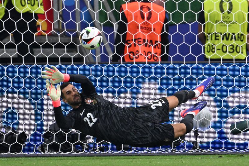 Diogo Costa bawa Portugal ke perempat final untuk hadapi Prancis