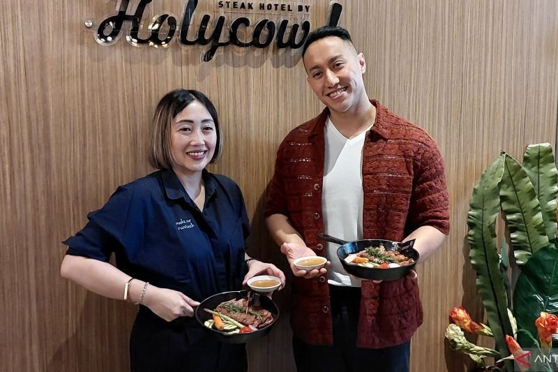 Holycow gandeng Chef Yuda Bustara hadirkan menu steak unik
