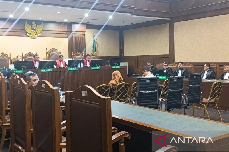 Majelis Hakim tolak keberatan Reyna Usman di kasus korupsi Kemnaker