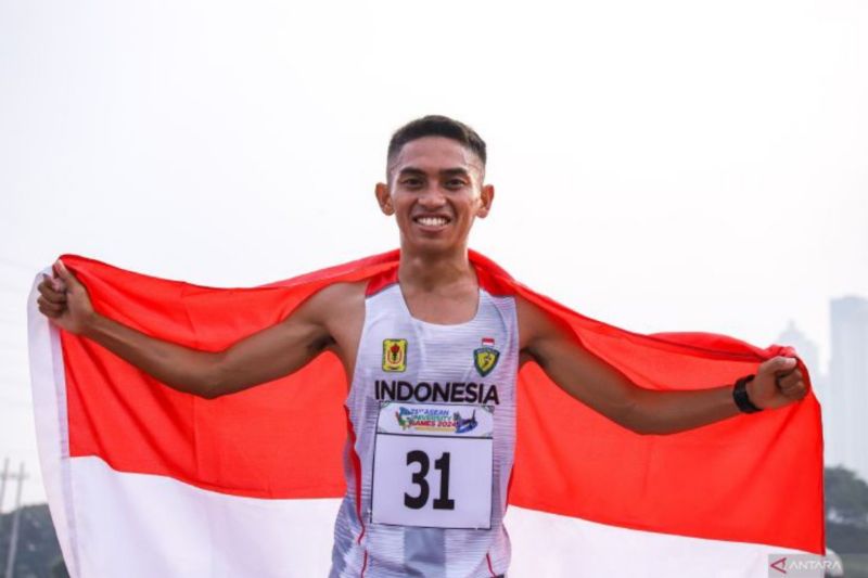 Pelari Indonesia Noveldi Petingko raih emas pertama atletik AUG 2024