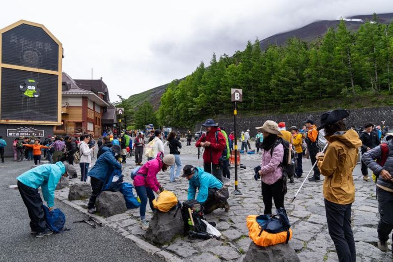 Musim pendakian dimulai di Gunung Fuji, pembatasan baru diterapkan