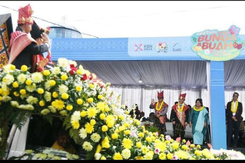 Pj Gubernur:Festival Bunga dan Buah tingkatkan perekonomian masyarakat