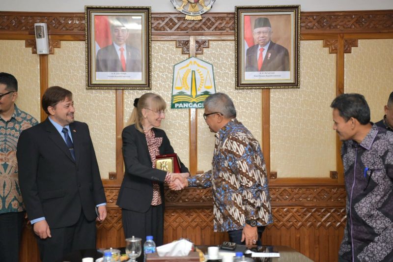 Penjabat Gubernur tegaskan Aceh terbuka untuk semua sektor investasi