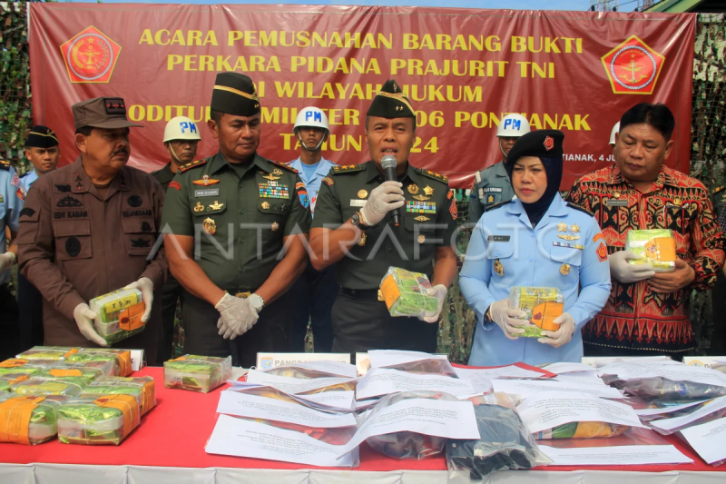 Pemusnahan barbuk tindak pidana di Oditurat Militer Pontianak