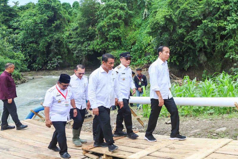 Mentan dampingi Presiden Jokowi tinjau pompanisasi di Bantaeng