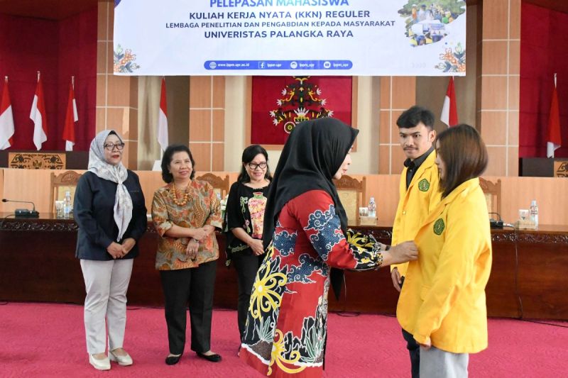 Mahasiswa KKN UPR diminta ikut berinovasi majukan desa di Pulang Pisau