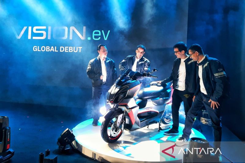 IMOTO resmi kenalkan sepeda motor elektrik pertamanya di Indonesia