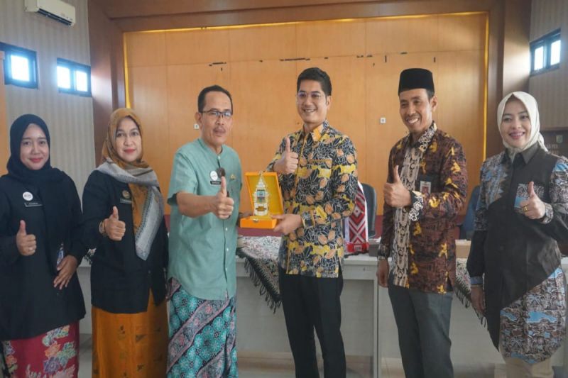 Pemkab Serang belajar pemanfaatan dan pemasaran batik Pekalongan 