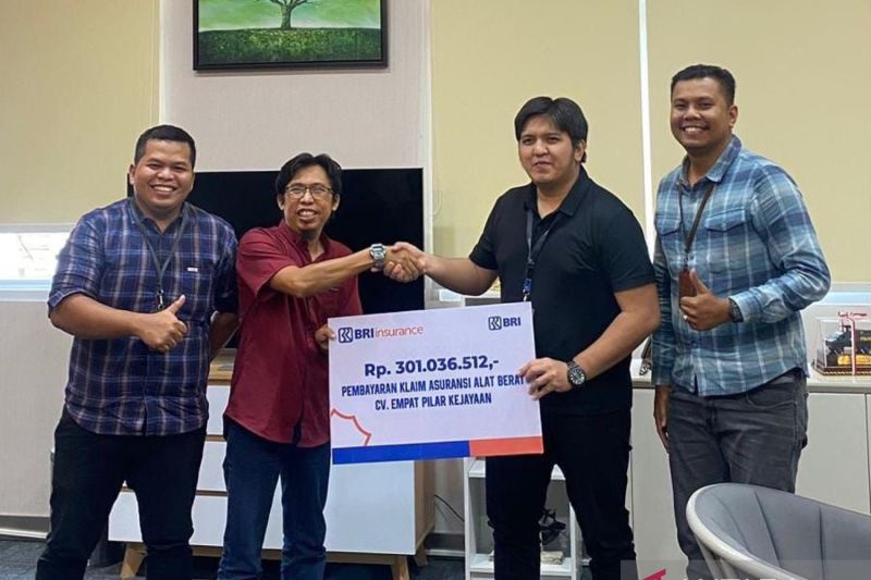 BRI Insurance bayarkan klaim asuransi alat berat senilai Rp301,04 juta