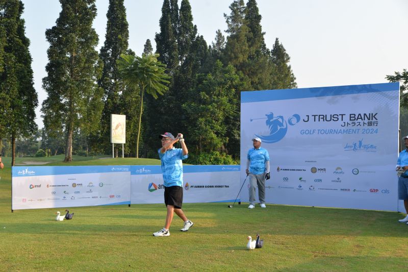 70 peserta semarakkan J Trust Bank Golf Tournament