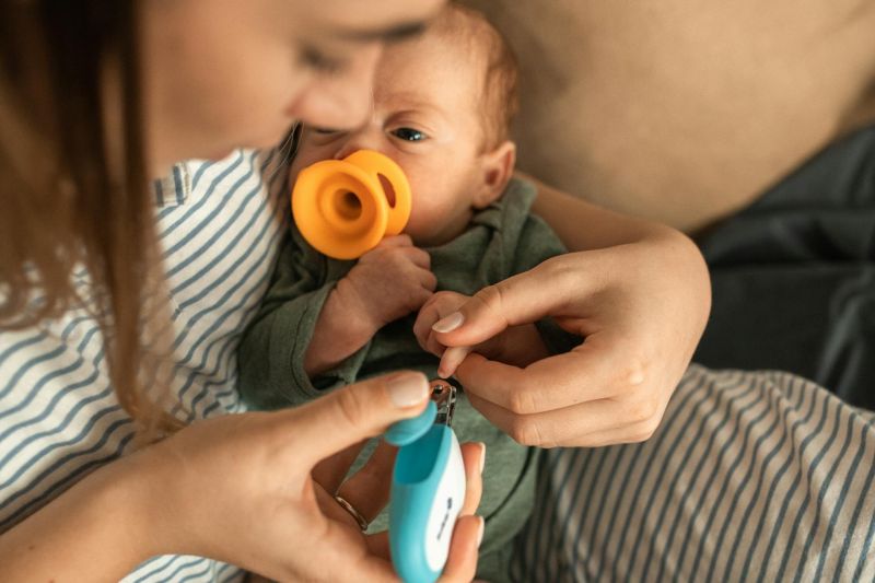 Kapan kuku bayi boleh dipotong? simak penjelasannya