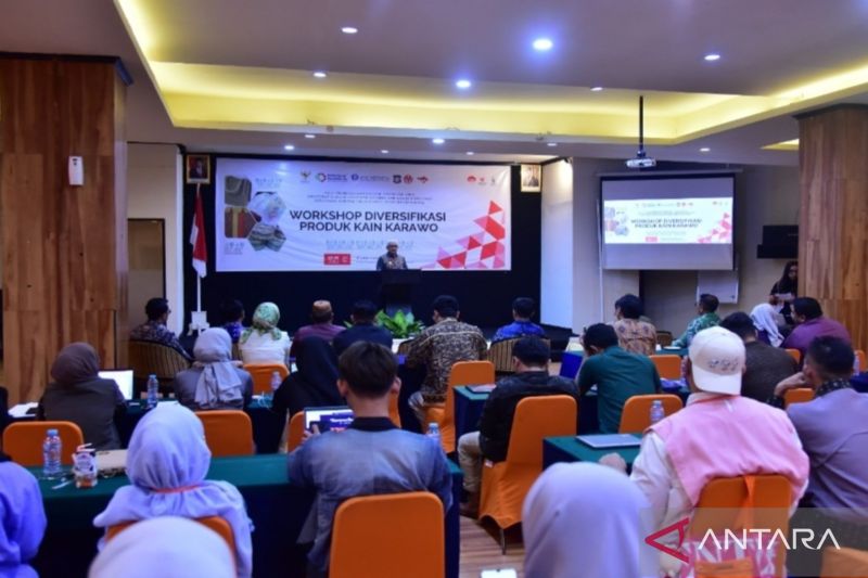 Perajin Gorontalo ikut pelatihan diversifikasi produk kain karawo