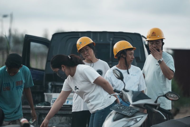 Pasar bagi TKA asal Tiongkok di areal pabrik smelter di Konawe