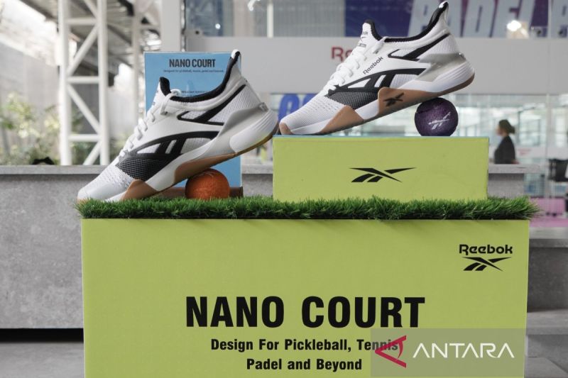 7-perlengkapan-wajib-bermain-padel-dari-raket-hingga-sepatu-khusus