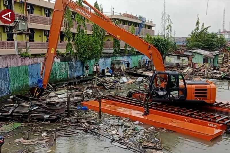 Pemerintah Kota Samarinda bebaskan bantaran sungai dari permukiman 