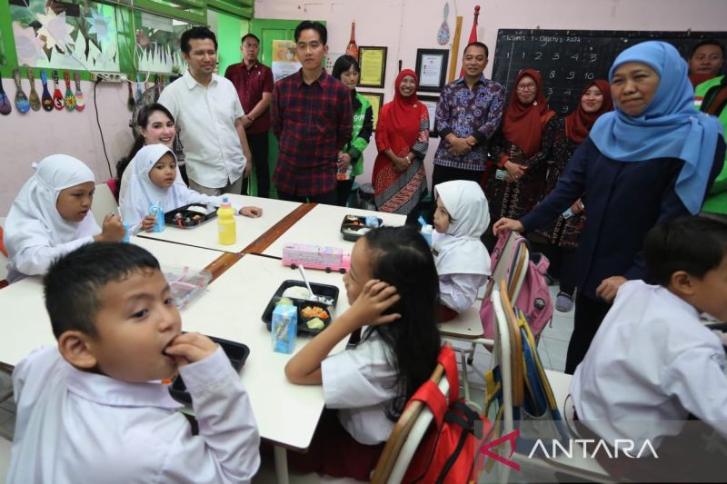 Khofifah: Makan siang gratis beri efek berantai bagi ekonomi rakyat