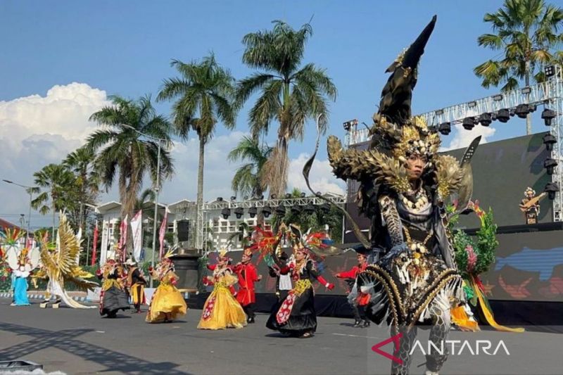 Pemprov Kaltim pamerkan pesona IKN di ajang Jember Fashion Carnaval 