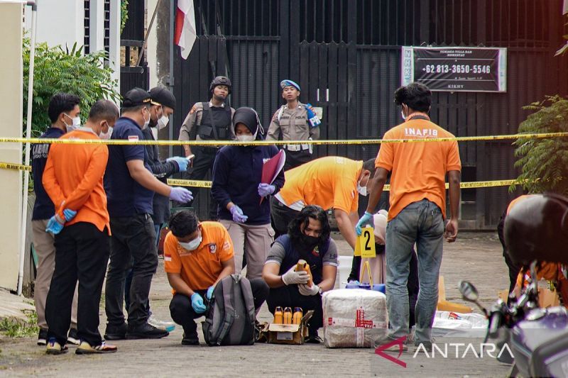 Kemarin, Densus 88 tangkap teroris DI-cegah Ronald Tannur ke luar RI