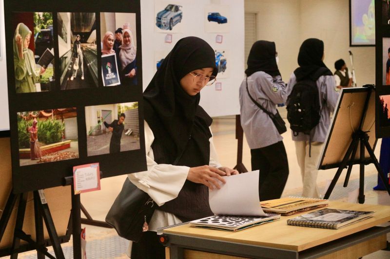 Mahasiswa DKV UM Surabaya pamerkan ratusan karya sketsa dan fotografi