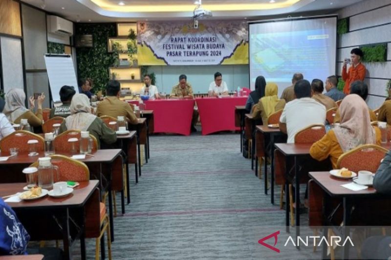 Kalsel tingkatkan perekonomian melalui Festival Pasar Terapung 2024