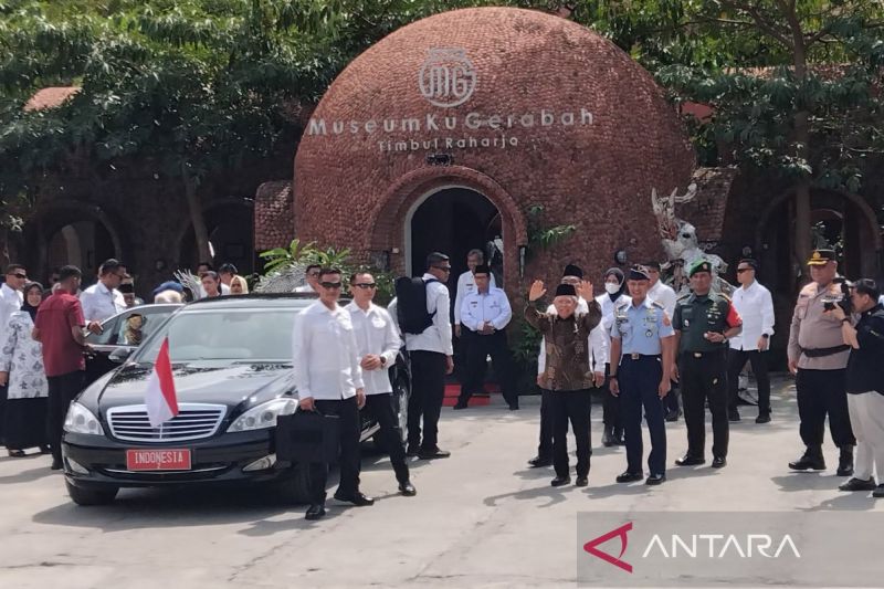 Wapres tinjau MuseumKu Gerabah Timbul Raharjo di Kasongan Bantul