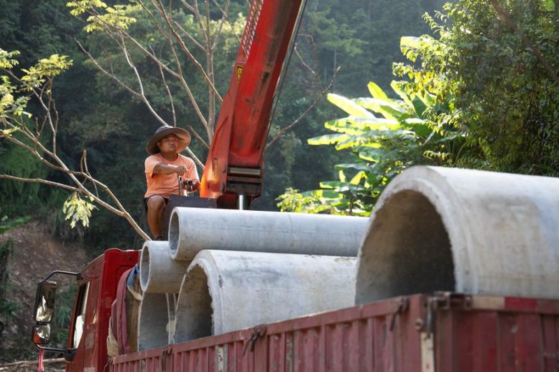 Jaringan komunikasi dan listrik mulai pulih pascabencana di Zixing