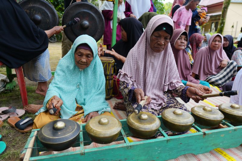 Mengenalkan gondang oguang ke dunia melalui residensi budaya