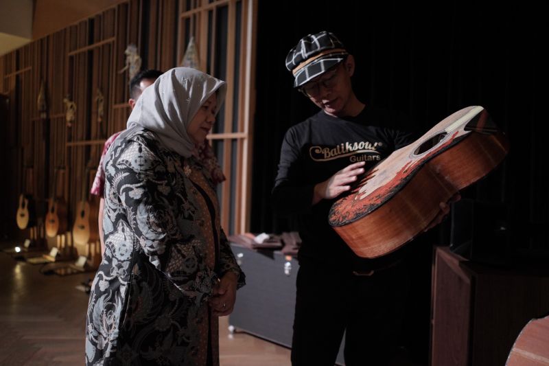 Padukan indahnya batik & gitar, Batiksoul Gallery Jakarta resmi dibuka