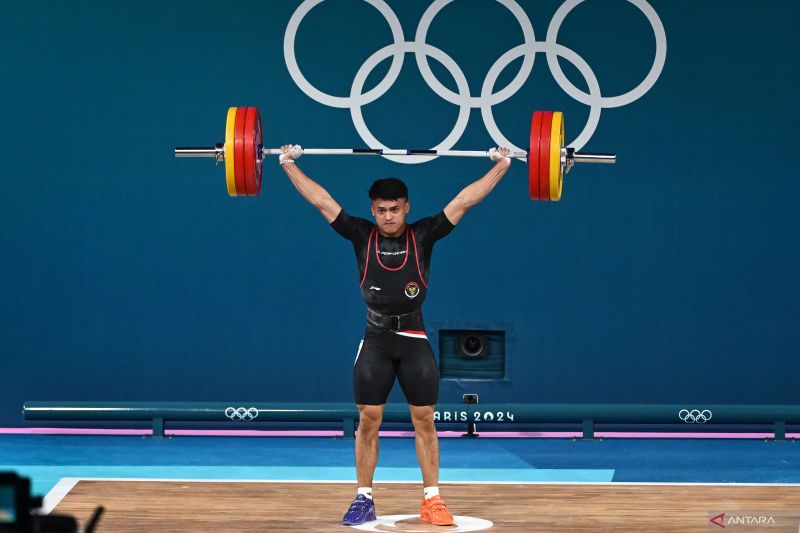 Lifter Rizki Juniansyah raih emas