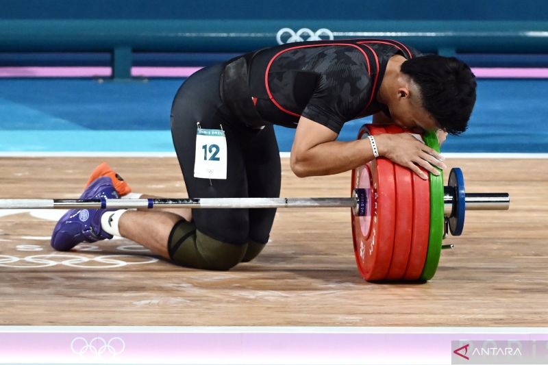 Lifter Rizki Juniansyah raih emas