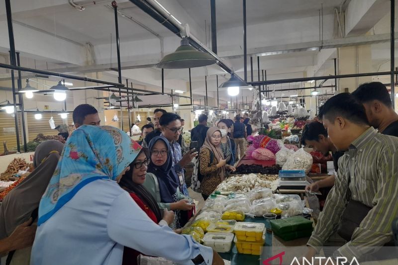 Pemkot Bogor kerahkan ASN belanja di pasar tradisional 