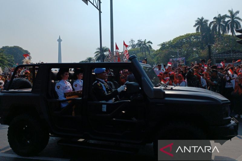 Kirab Bendera Pusaka berganti formasi di kawasan Patung Kuda