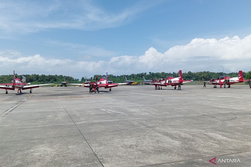 Tim Jupiter TNI AU tiba di Balikpapan untuk atraksi di Kota Nusantara