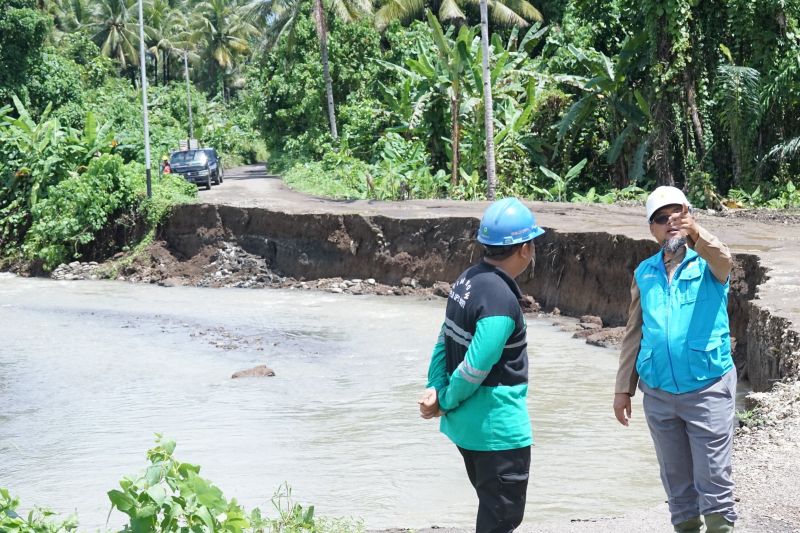 PLN UP3 Sofifi pulihkan listrik yang terdampak banjir