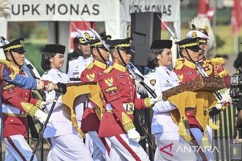 Kirab bendera Merah Putih dan naskah Teks Proklamasi menuju IKN