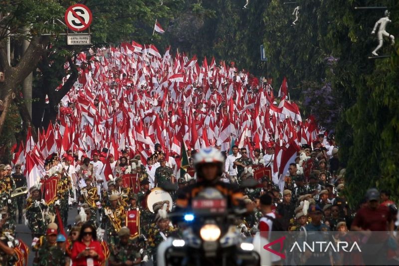 Pemkab Bogor gelar kirab 17.000 bendera Merah Putih memperingati HUT RI