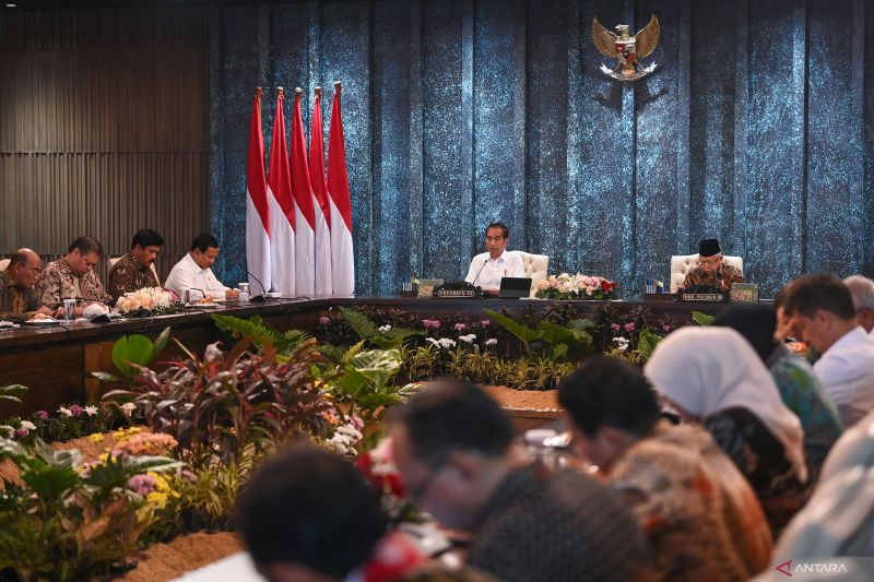 Politik kemarin, sidang kabinet di IKN hingga tekad presiden terpilih