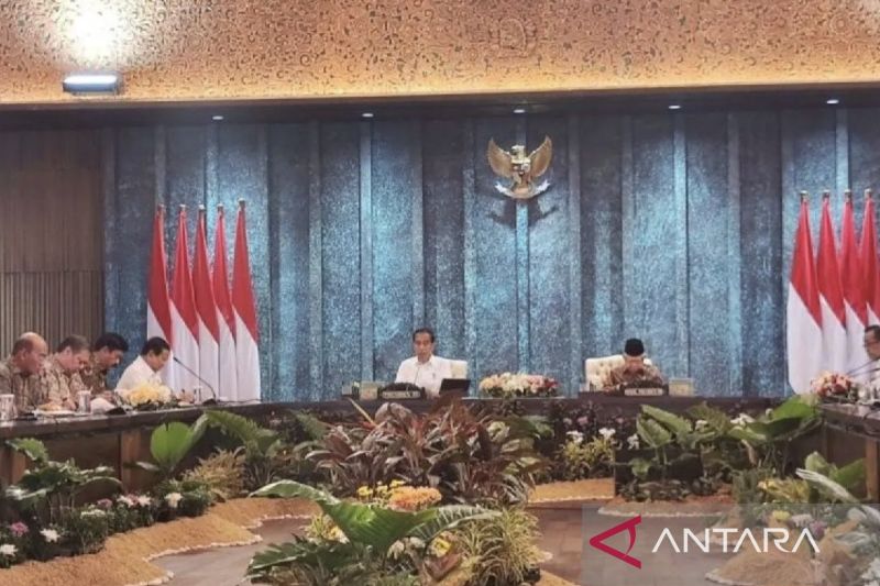 Jokowi ajak pemda berinvestasi kembangkan transportasi energi hijau