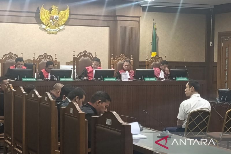 Harvey Moeis didakwa rugikan negara Rp300 triliun terkait kasus timah