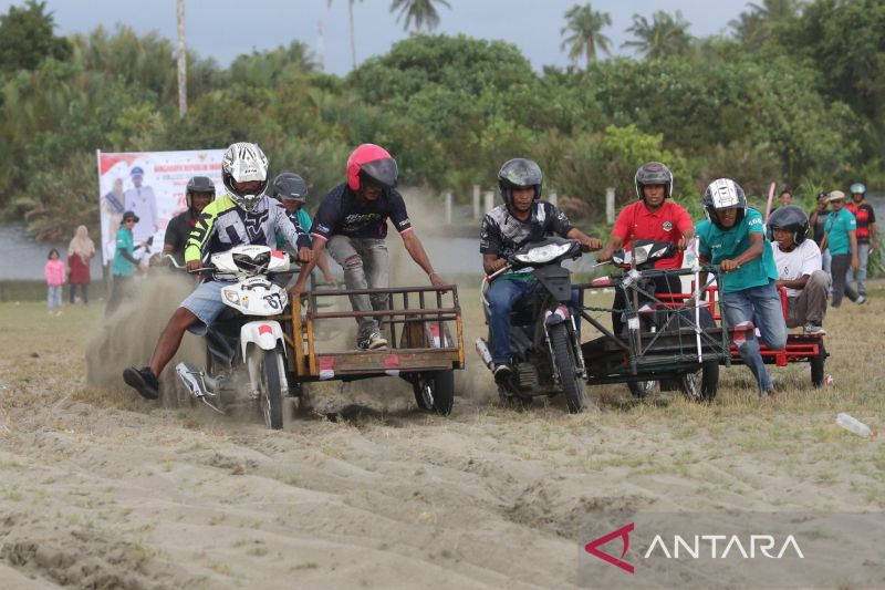 Serunya balap becak motor semarakkan HUT RI di Aceh Barat